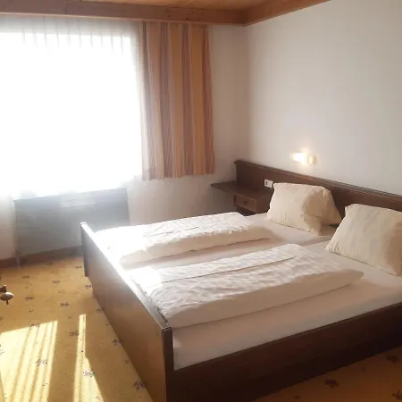 B&B Gaestehaus Braeuer *